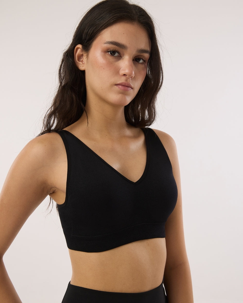 Seamless V-Neck Bra with Back Closure 9178